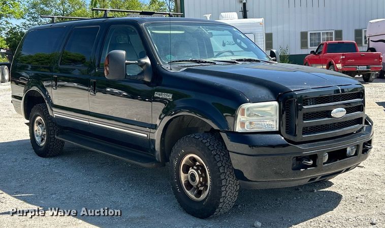 image for item EK8058 2005 Ford Excursion Limited SUV