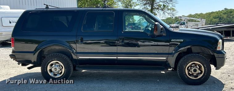 image for item EK8058 2005 Ford Excursion Limited SUV