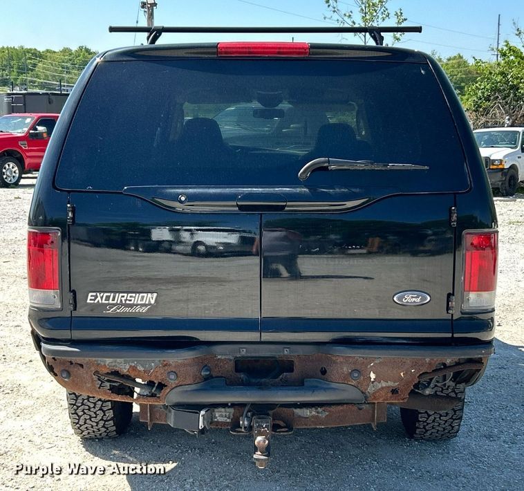 image for item EK8058 2005 Ford Excursion Limited SUV
