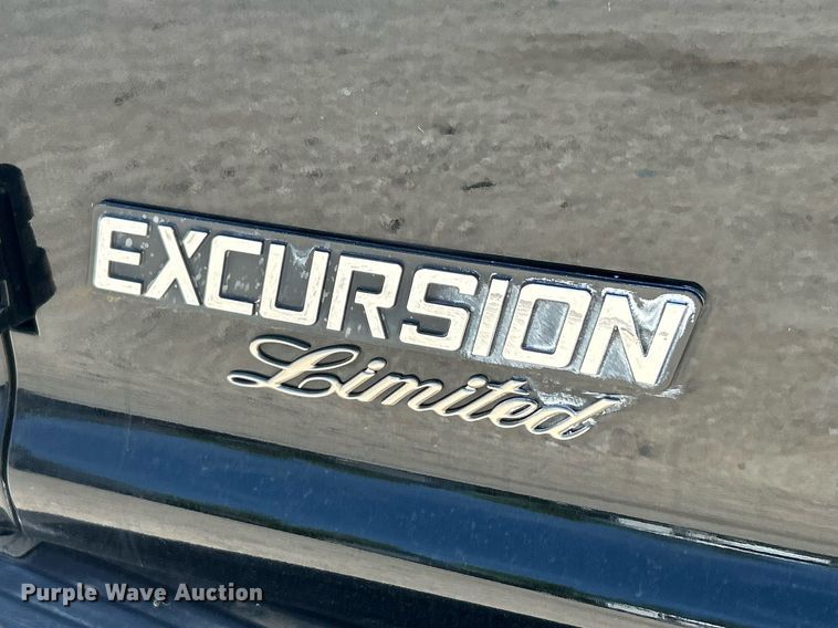 image for item EK8058 2005 Ford Excursion Limited SUV