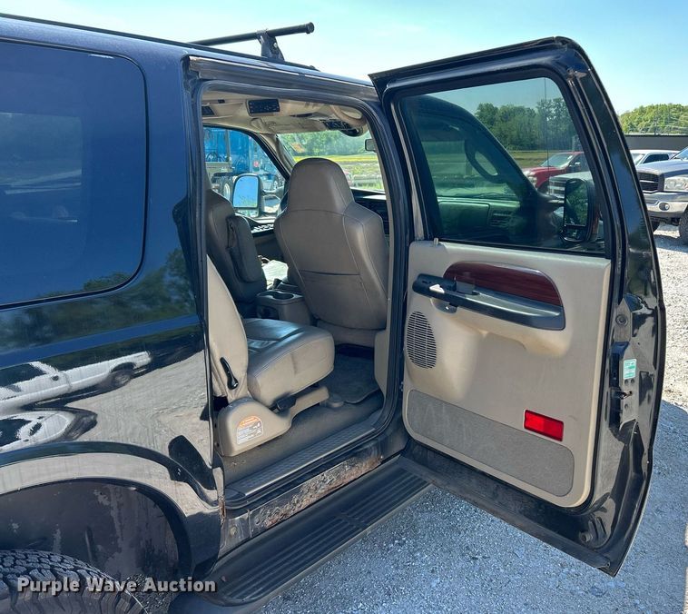 image for item EK8058 2005 Ford Excursion Limited SUV
