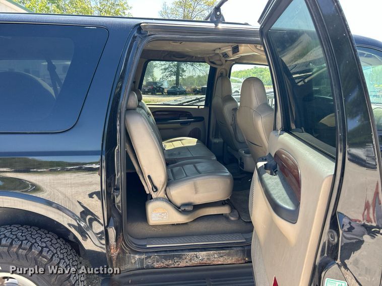image for item EK8058 2005 Ford Excursion Limited SUV