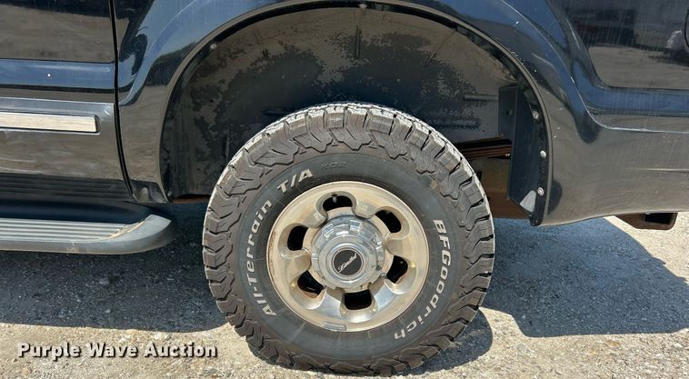 image for item EK8058 2005 Ford Excursion Limited SUV