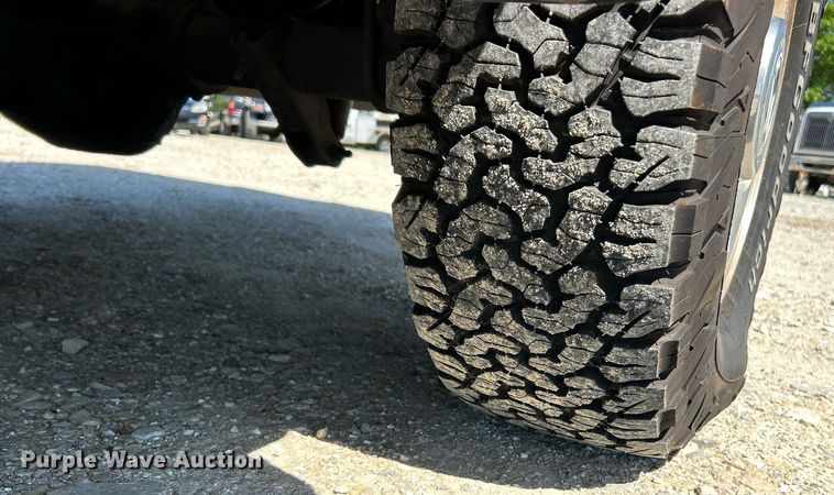 image for item EK8058 2005 Ford Excursion Limited SUV