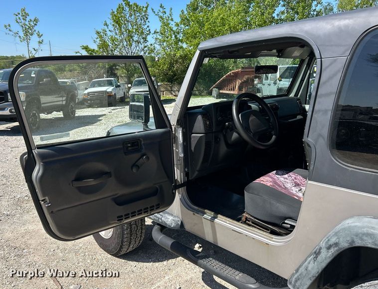 image for item EK8059 2000 Jeep Wrangler SUV