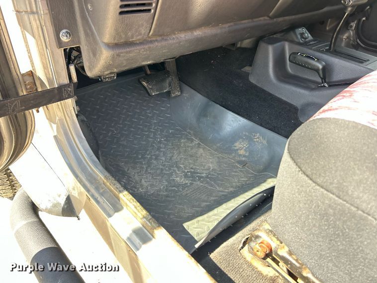 image for item EK8059 2000 Jeep Wrangler SUV