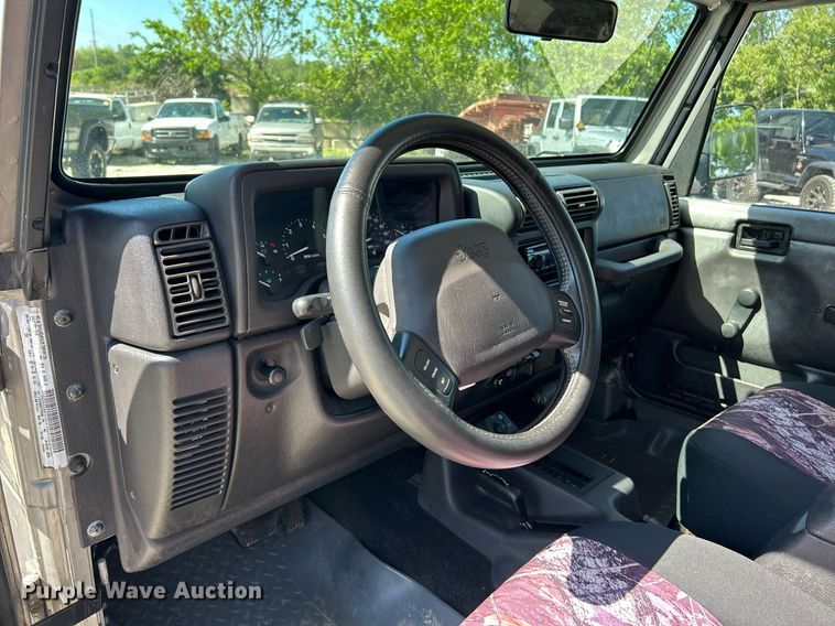 image for item EK8059 2000 Jeep Wrangler SUV