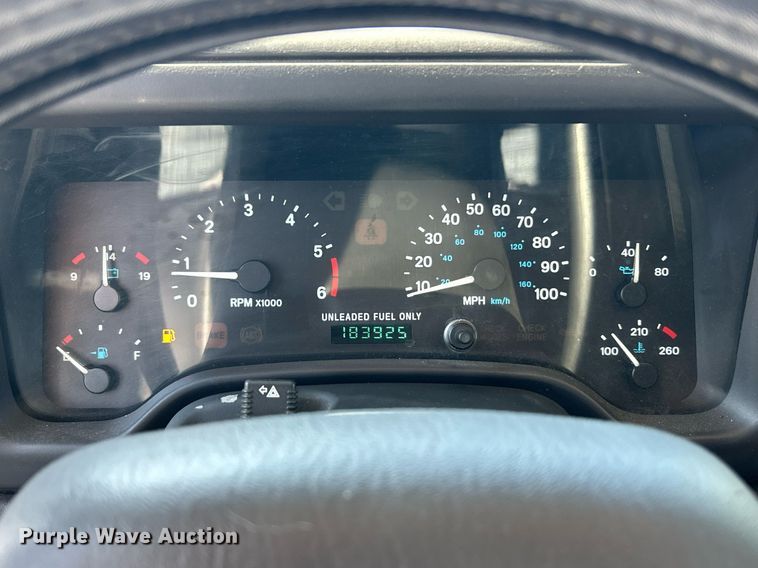 image for item EK8059 2000 Jeep Wrangler SUV