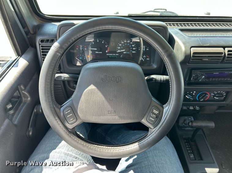 image for item EK8059 2000 Jeep Wrangler SUV