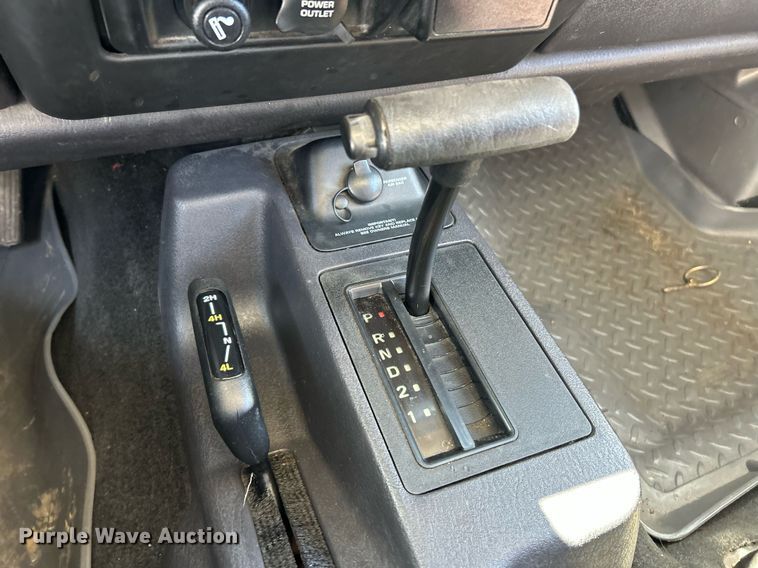 image for item EK8059 2000 Jeep Wrangler SUV