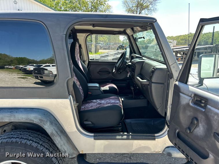 image for item EK8059 2000 Jeep Wrangler SUV