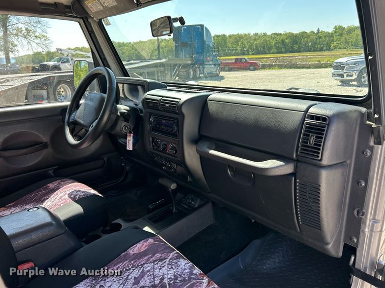 image for item EK8059 2000 Jeep Wrangler SUV