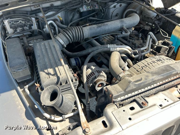 image for item EK8059 2000 Jeep Wrangler SUV