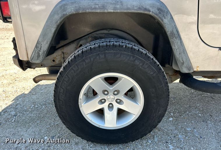 image for item EK8059 2000 Jeep Wrangler SUV