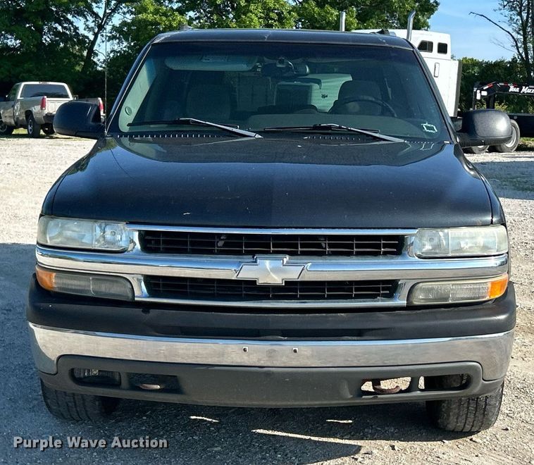 image for item EK8061 2003 Chevrolet Suburban SUV