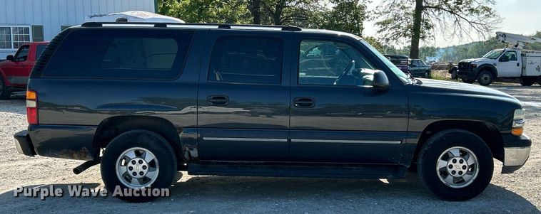 image for item EK8061 2003 Chevrolet Suburban SUV