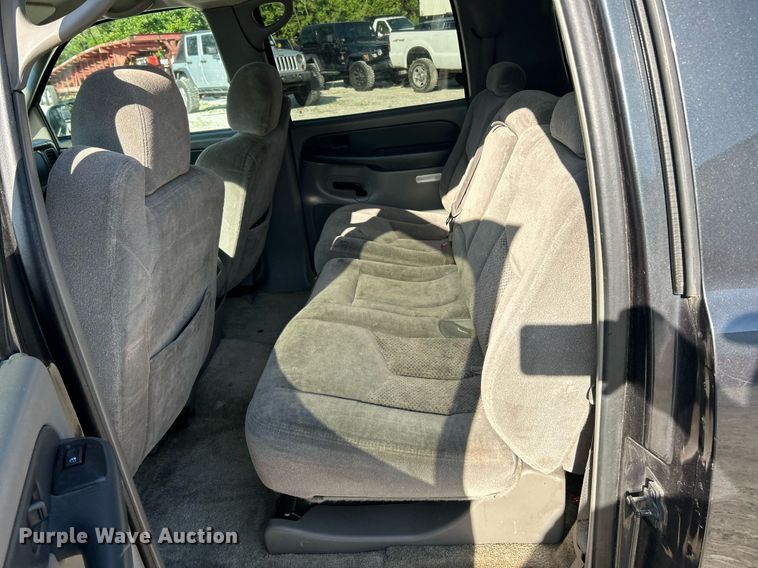 image for item EK8061 2003 Chevrolet Suburban SUV