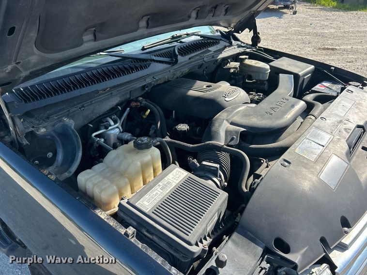 image for item EK8061 2003 Chevrolet Suburban SUV