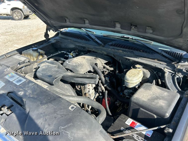 image for item EK8061 2003 Chevrolet Suburban SUV