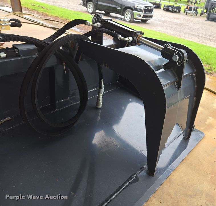 image for item EL2062 2023 Wolverine GB-11-72W skid steer grapple bucket