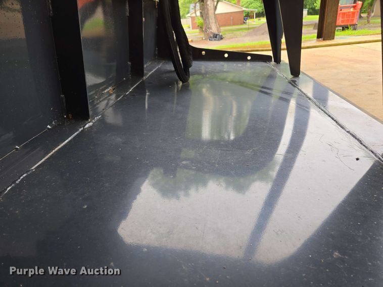 image for item EL2062 2023 Wolverine GB-11-72W skid steer grapple bucket