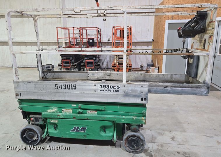 image for item EL2063 2013 JLG 1930ES scissor lift