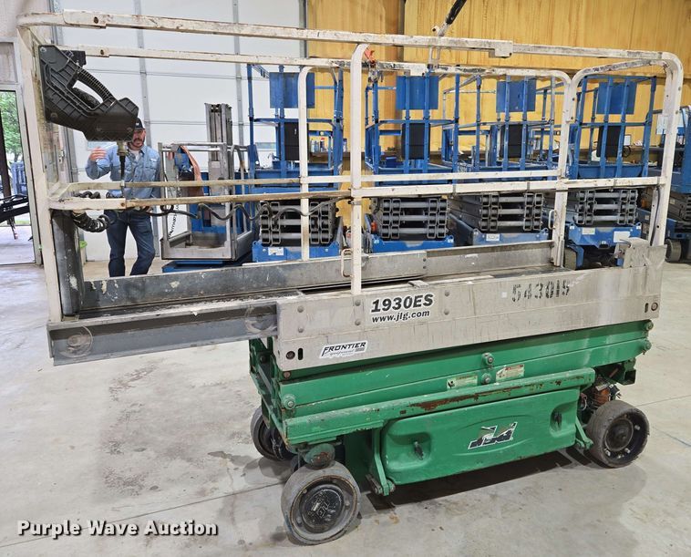 image for item EL2063 2013 JLG 1930ES scissor lift