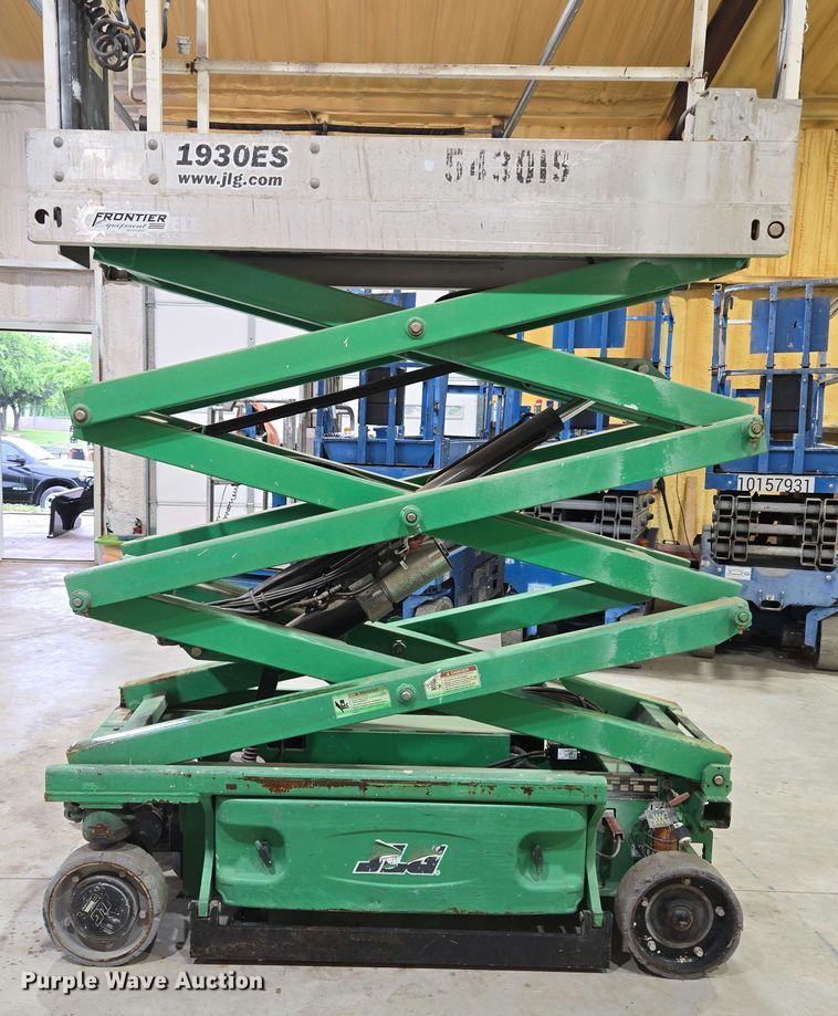 image for item EL2063 2013 JLG 1930ES scissor lift