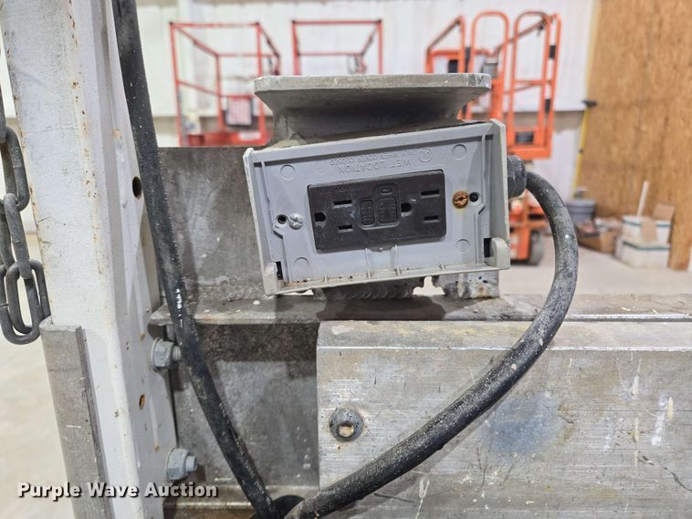 image for item EL2063 2013 JLG 1930ES scissor lift