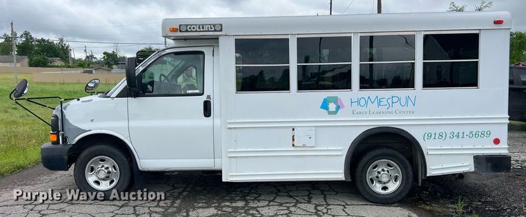 image for item EL2072 2007 Chevrolet Express 3500 shuttle bus