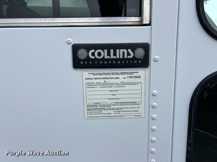 image for item EL2072 2007 Chevrolet Express 3500 shuttle bus