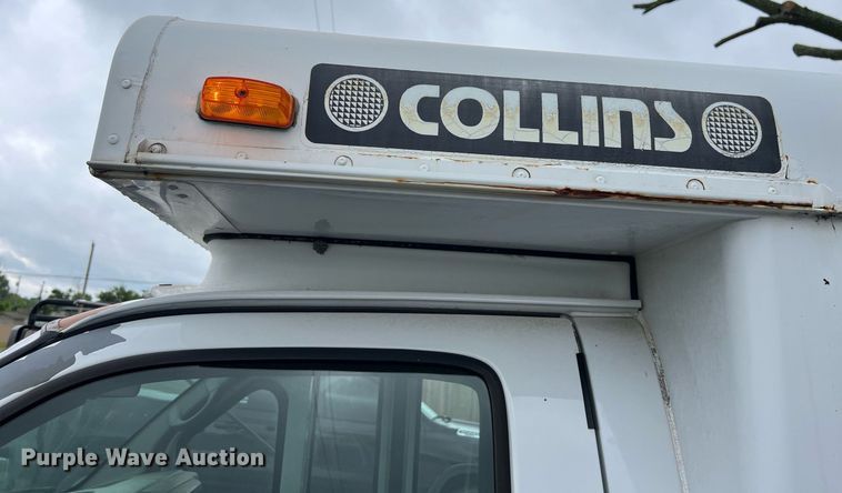 image for item EL2072 2007 Chevrolet Express 3500 shuttle bus