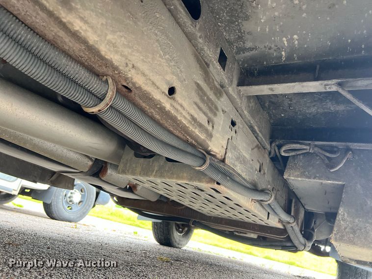 image for item EL2072 2007 Chevrolet Express 3500 shuttle bus