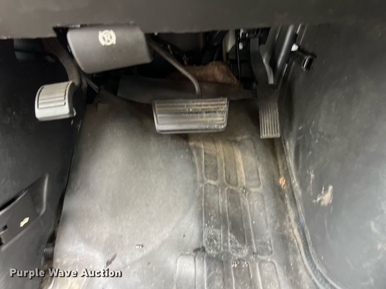 image for item EL2072 2007 Chevrolet Express 3500 shuttle bus