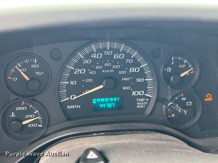 image for item EL2072 2007 Chevrolet Express 3500 shuttle bus