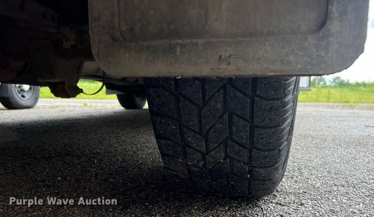 image for item EL2072 2007 Chevrolet Express 3500 shuttle bus