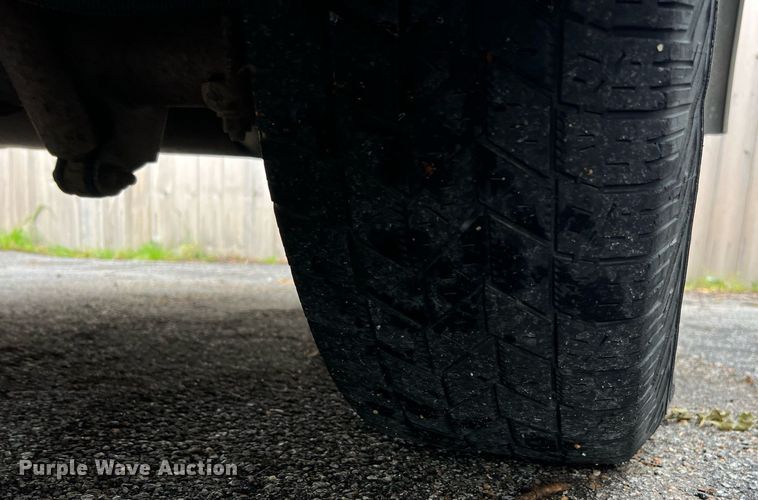 image for item EL2072 2007 Chevrolet Express 3500 shuttle bus