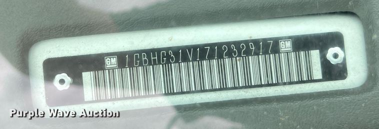 image for item EL2072 2007 Chevrolet Express 3500 shuttle bus