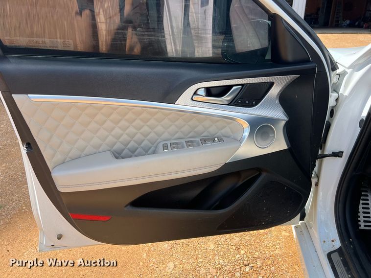 image for item EL2073 2022 Genesis G70 