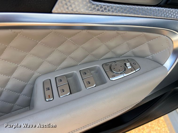 image for item EL2073 2022 Genesis G70 