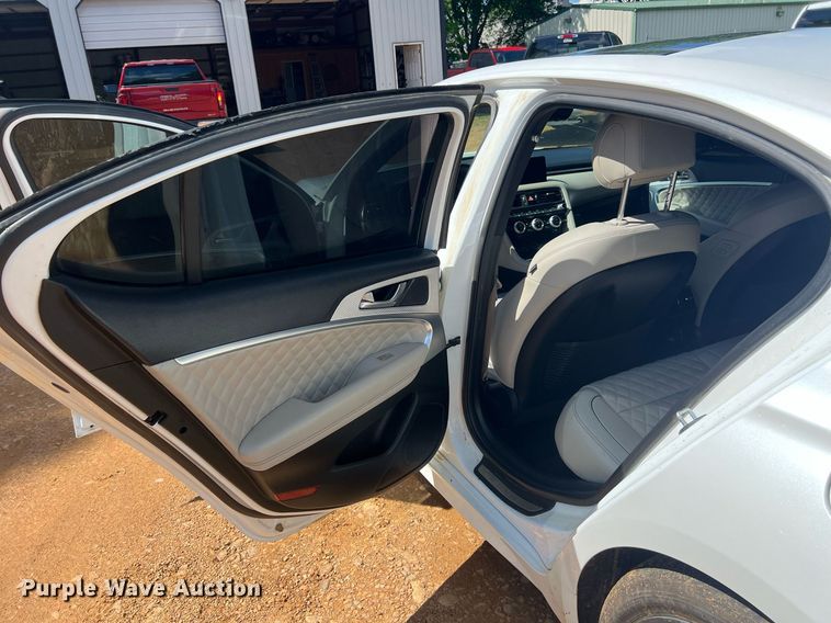 image for item EL2073 2022 Genesis G70 