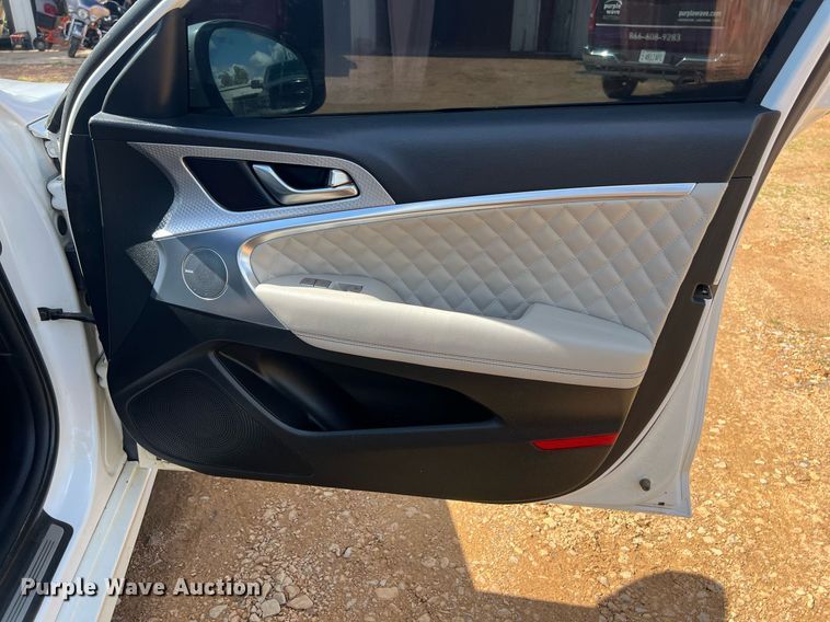 image for item EL2073 2022 Genesis G70 