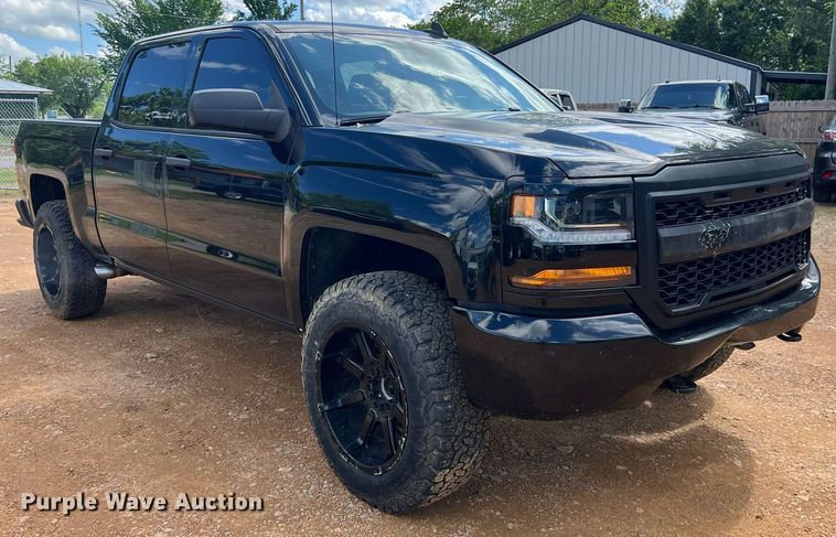 image for item EL2074 2018 Chevrolet Silverado 1500 Crew Cab pickup truck