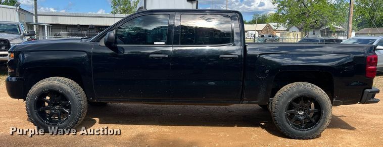 image for item EL2074 2018 Chevrolet Silverado 1500 Crew Cab pickup truck