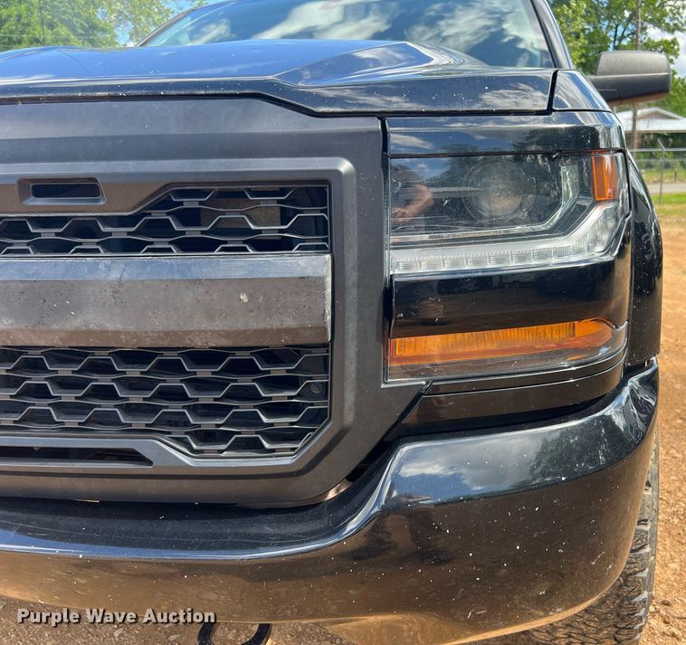 image for item EL2074 2018 Chevrolet Silverado 1500 Crew Cab pickup truck