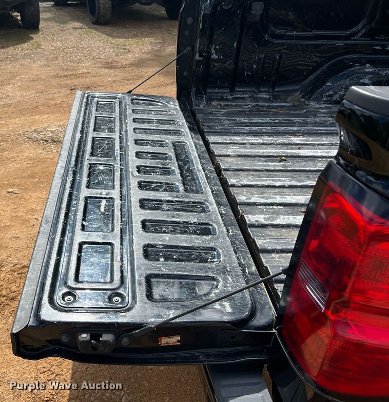 image for item EL2074 2018 Chevrolet Silverado 1500 Crew Cab pickup truck