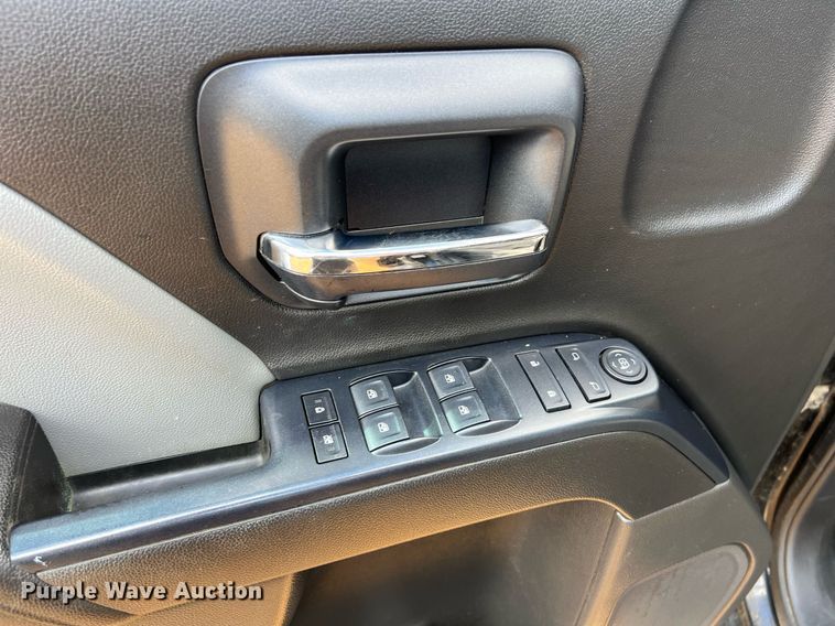 image for item EL2074 2018 Chevrolet Silverado 1500 Crew Cab pickup truck