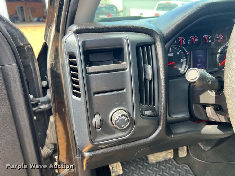 image for item EL2074 2018 Chevrolet Silverado 1500 Crew Cab pickup truck