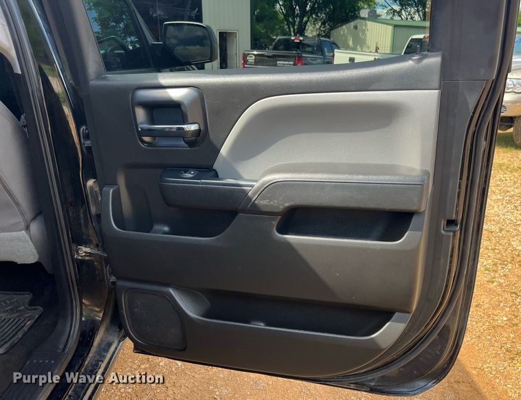 image for item EL2074 2018 Chevrolet Silverado 1500 Crew Cab pickup truck