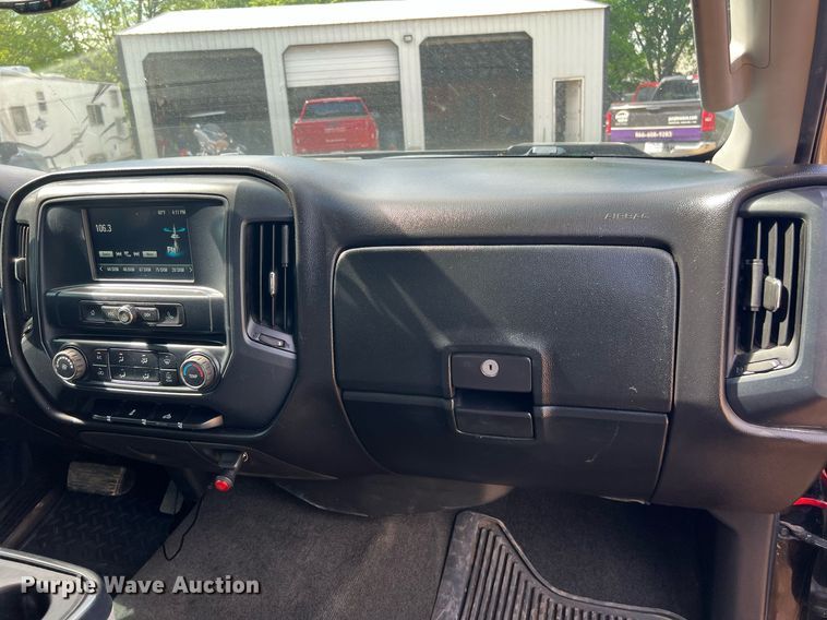 image for item EL2074 2018 Chevrolet Silverado 1500 Crew Cab pickup truck